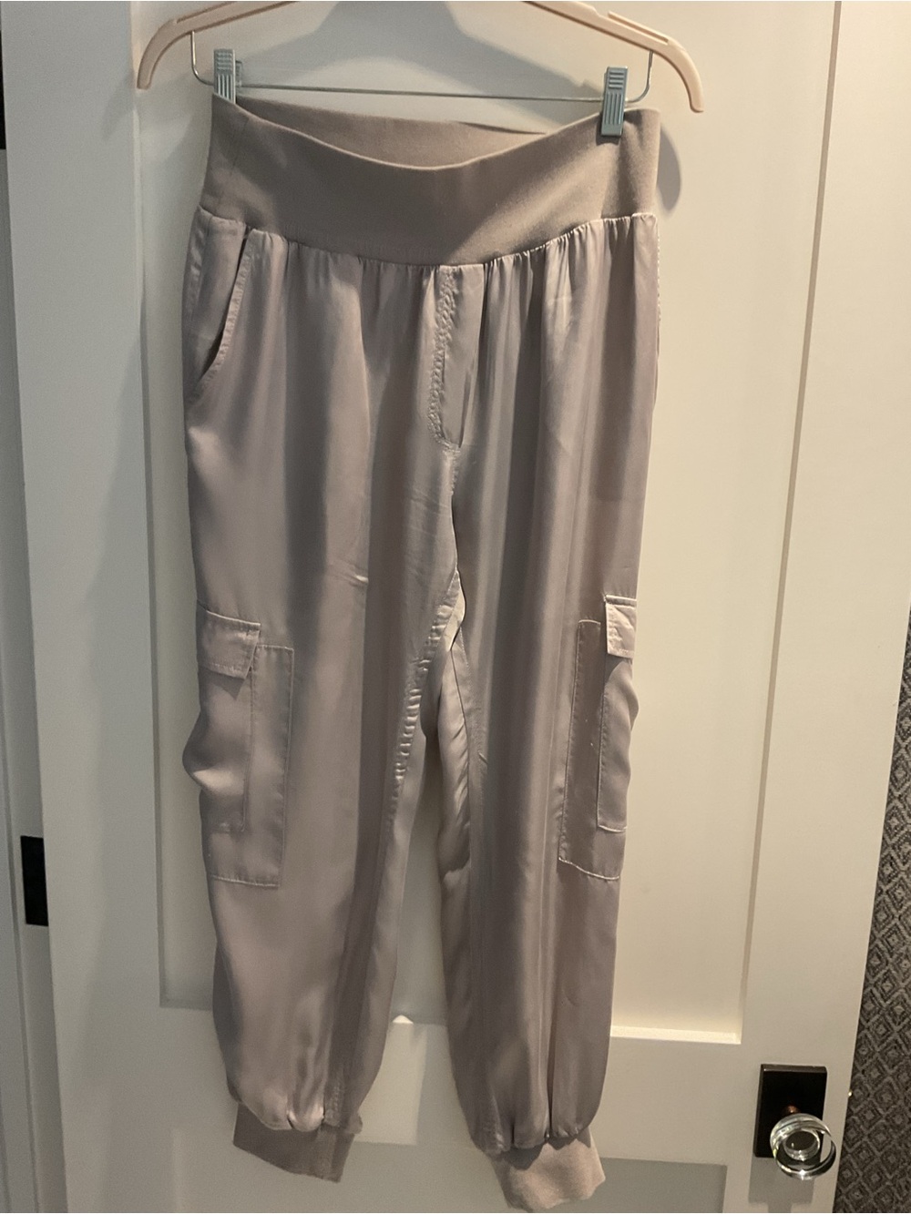 Women's Taupe Cargo Jogger Pants - cinq a Sept